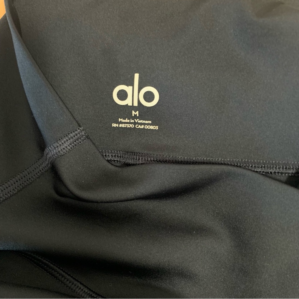 ALO Yoga High Waist Airbrush  Black Leggings Size Medium, #legging #activewear - Picture 4 of 10
